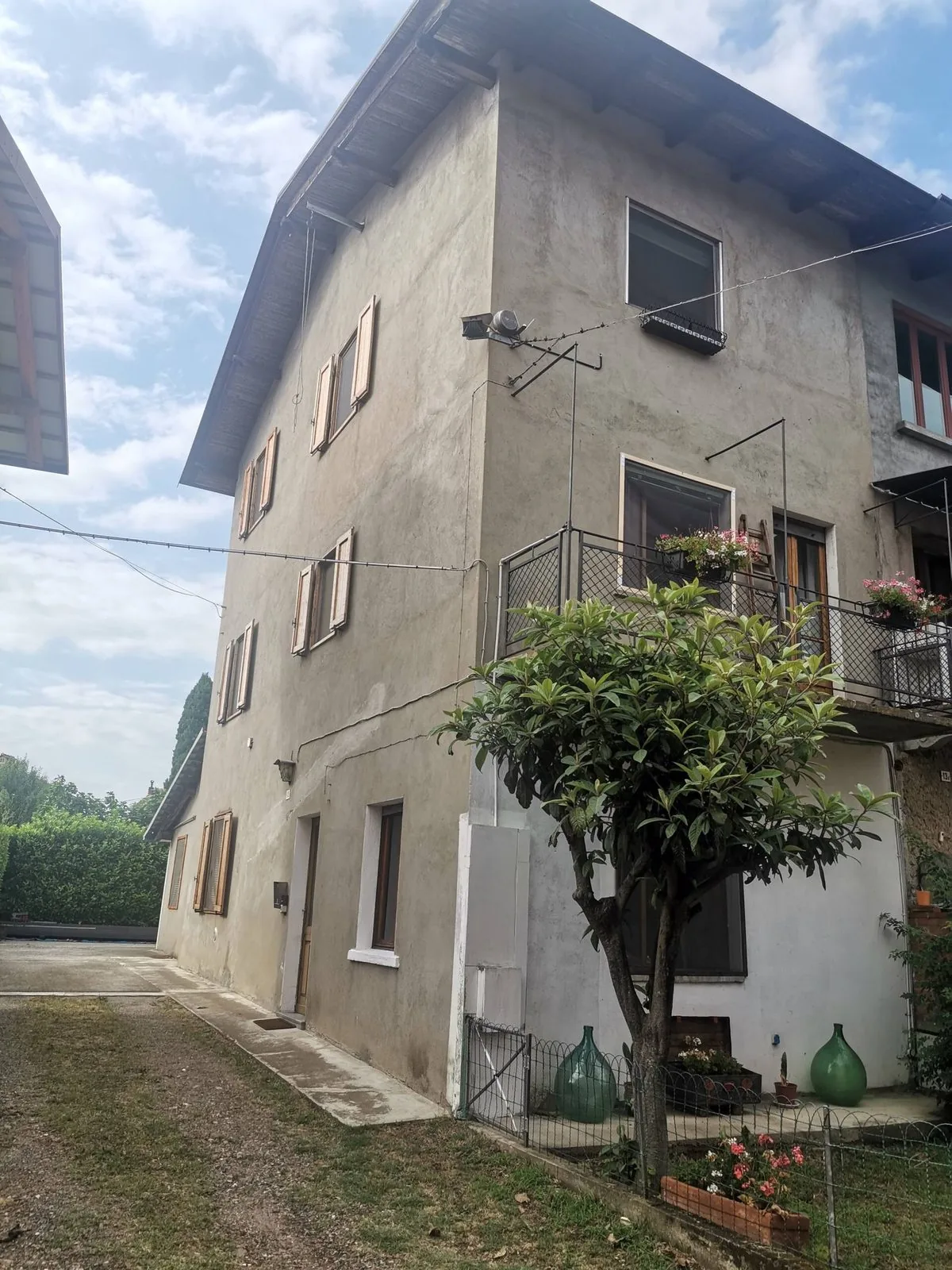 Casa Aura vista dal cortile